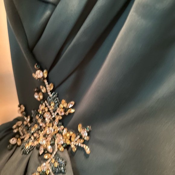 Ashley Lauren 11425 Size 6 - Picture 5 of 7